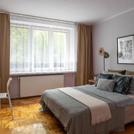 Mia Stepinska Near The Royal Lazienki * Warsaw