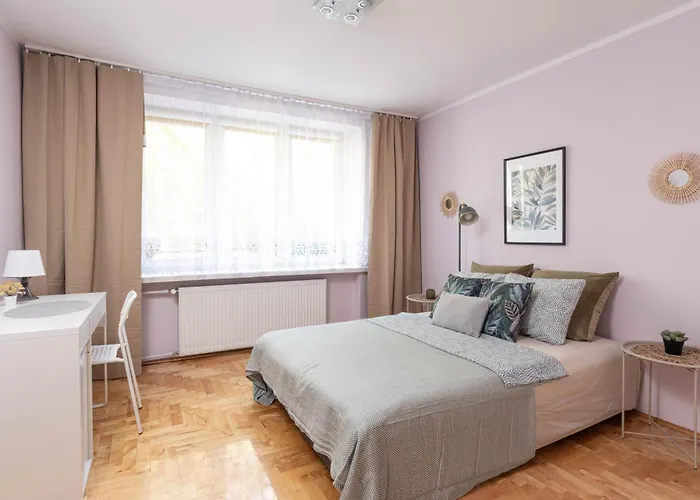 Stępińska Near Royal łazienki By Mia Warszawa