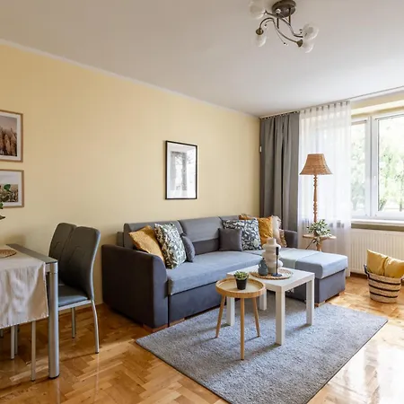 Stepinska Apartment Near Royal Lazienki By Mia *