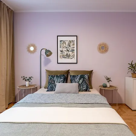 Stepinska Apartment Near Royal Lazienki By Mia アパート