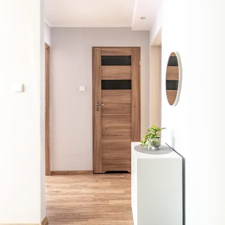 Stepinska Apartment Near Royal Lazienki By Mia