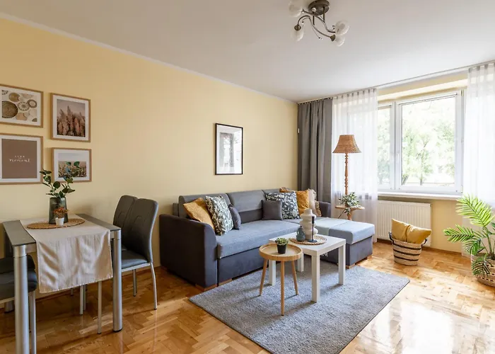 Stępińska Near Royal łazienki By Mia *