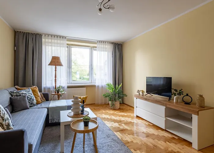 Apartament Stępińska Near Royal łazienki By Mia *