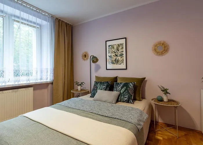 Stępińska Near Royal łazienki By Mia Warszawa